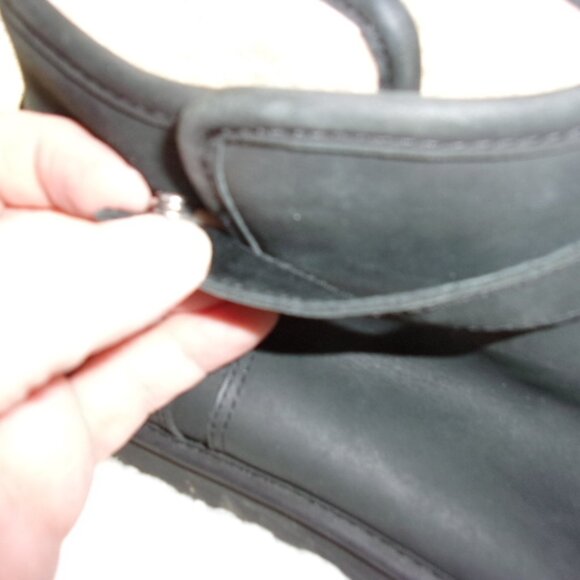 S-150 WOMENS UGG RELLA SHORT BLACK BOOTS - Picture 3 of 13